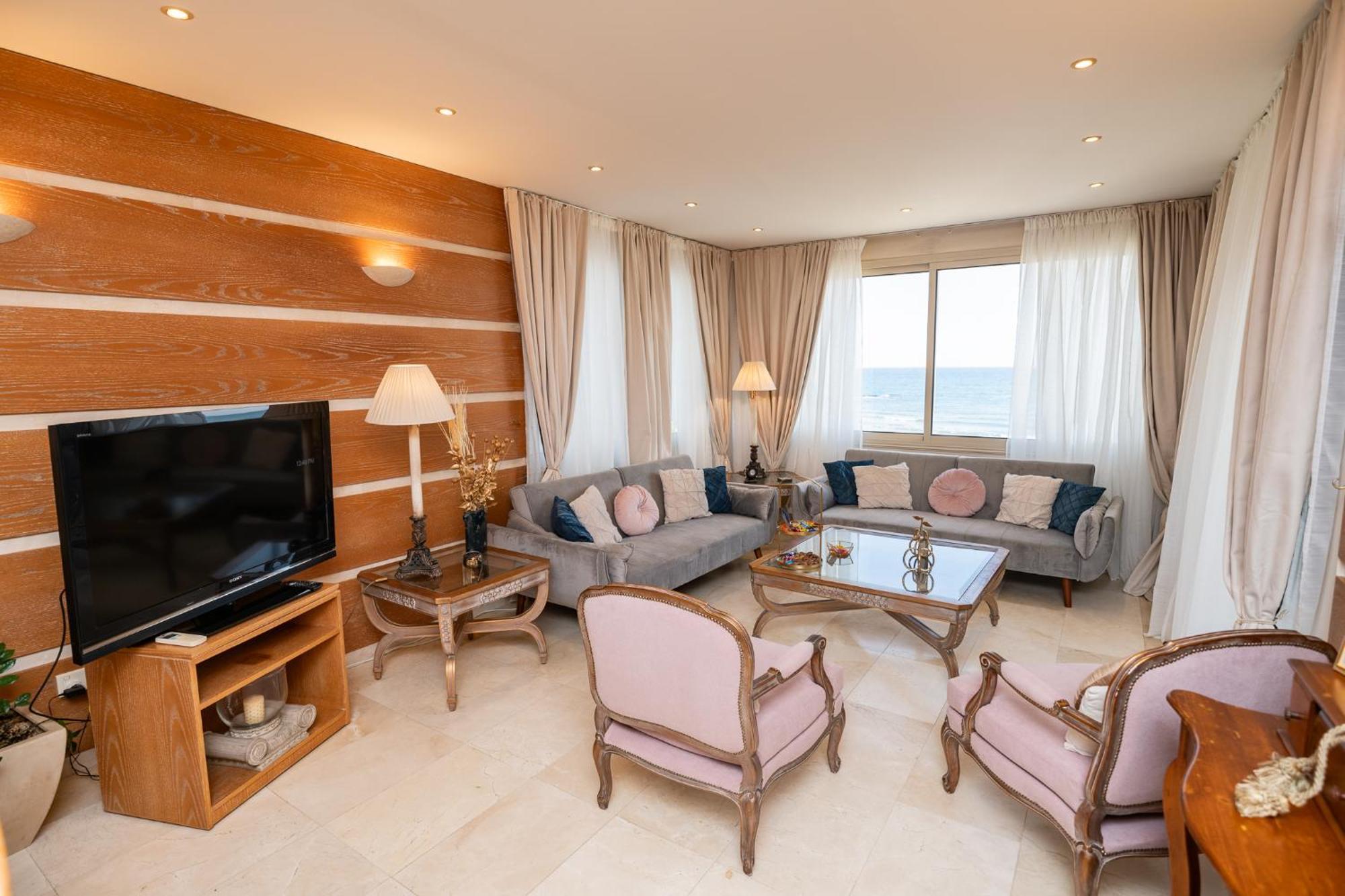 Quattro Beachfront Sea View Ap 4 Larnaca Exteriör bild