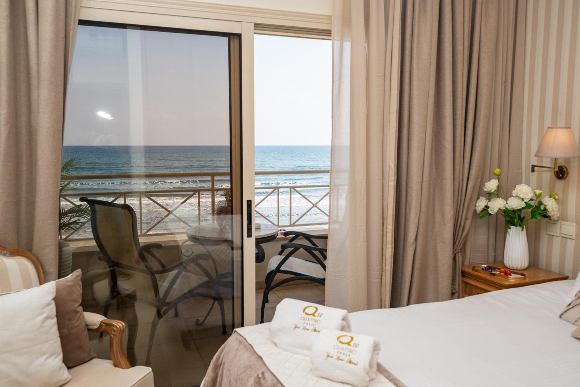 Quattro Beachfront Sea View Ap 4 Larnaca Exteriör bild